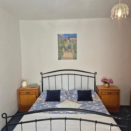 Casa Fritula-sweet With Private Yard Apartman